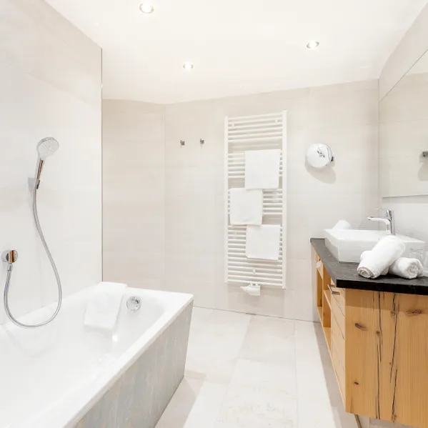 Suite_Heimatgefuehl_2_Hotel_Riedl_in_Koessen__C__Foto_Gretter__6_.jpg