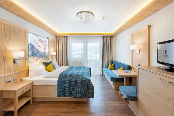 DZ_Kat._A2_Unterberg_Hotel_Riedl_in_Koessen_Tirol__c__Foto_Gretter__2_.jpg