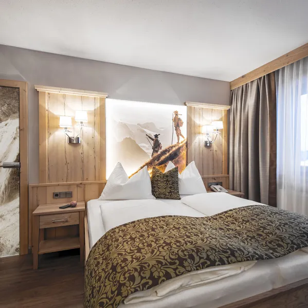 Doppelzimmer_Kat._A2_Unterberg_im_Hotel_Riedl_Koessen_Tirol__C__Florian_Egger__3_.jpg