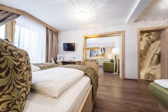 Suite_Kaiserblick_Hotel_Riedl_in_Koessen_Tirol__c__Florian_Egger__3_.jpg