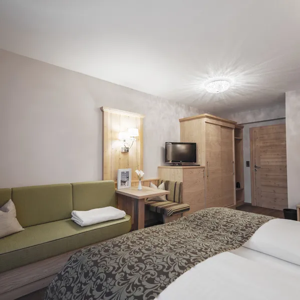 Doppelzimmer_Kat._A2_Unterberg_im_Hotel_Riedl_Koessen_Tirol__C__Florian_Egger__4_.jpg
