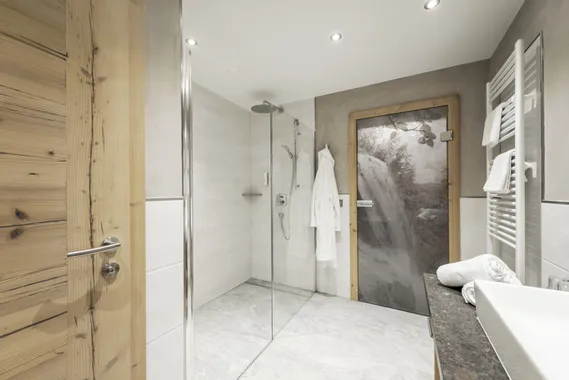 Suite_Kaiserblick_Hotel_Riedl_in_Koessen_Tirol__c__Florian_Egger__11_.jpg