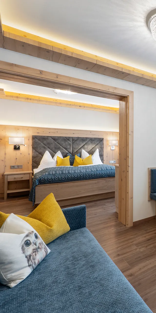 Suite_Heimatgefuehl_Hotel_Riedl_in_Koessen_Tirol__c__Foto_Gretter__5_.jpg