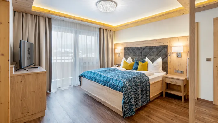 Suite_Heimatgefuehl_2_Hotel_Riedl_in_Koessen__C__Foto_Gretter__2_.jpg