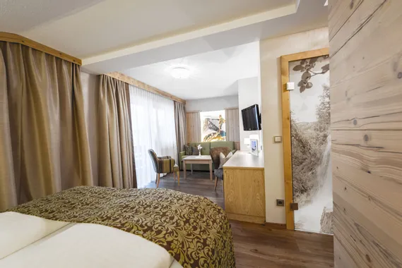 Juniorsuite_Unterberg_Hotel_Riedl_in_Koessen_Tirol__C__Florian_Egger__3_.jpg